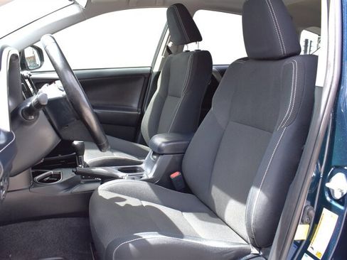 Used 2018 Toyota RAV4 XLE AWD/4WD image 12