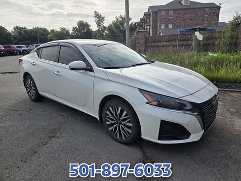 Used 2023 Nissan Altima 2.5 SV AWD/4WD image 2