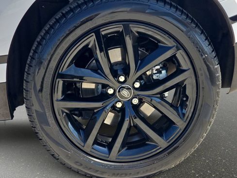 Certified 2026 Land Rover Range Rover Velar Dynamic SE AWD/4WD image 34