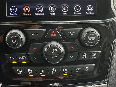 Used 2021 Jeep Grand Cherokee Limited RWD image 34