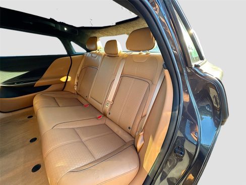 Used 2023 Lucid Air Grand Touring image 10