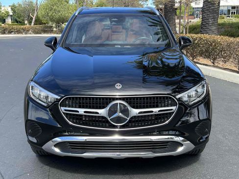 Used 2023 Mercedes-Benz GLC 300 4MATIC w/ Exclusive Trim Package image 16