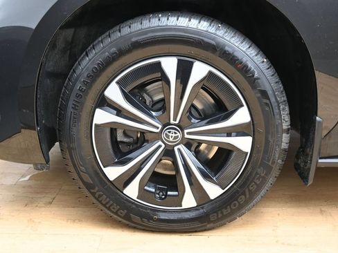 Used 2023 Toyota bZ4X AWD image 16
