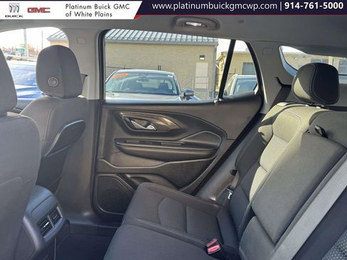 Used 2024 GMC Terrain SLE w/ Driver Convenience Package image 12