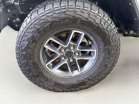 Used 2024 Jeep Gladiator Mojave w/ Technology Group AWD/4WD image 39