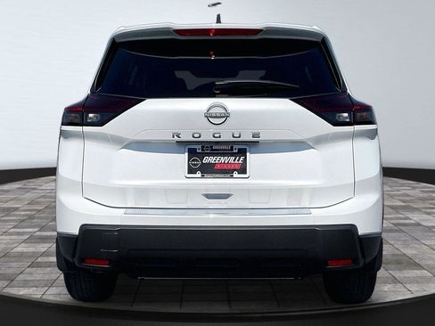New 2026 Nissan Rogue SV FWD image 5