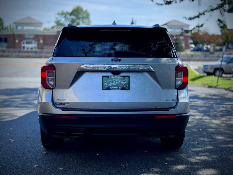 Used 2020 Ford Explorer XLT AWD/4WD image 6