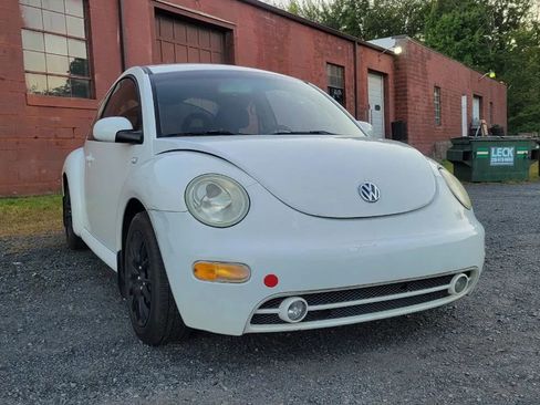 Used 2001 Volkswagen Beetle GLS FWD image 1