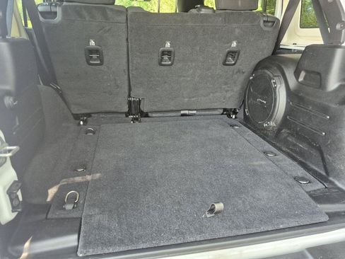 Used 2019 Jeep Wrangler Unlimited Sport AWD/4WD image 18