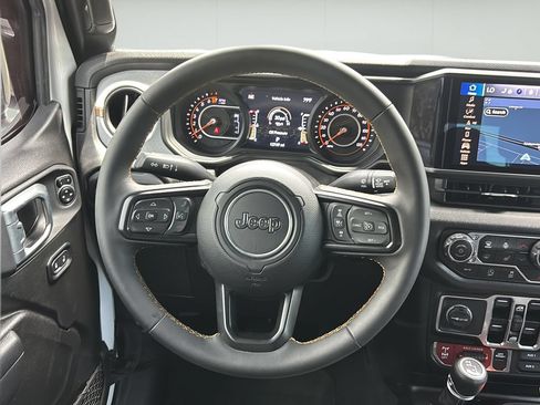 Used 2024 Jeep Gladiator Sport AWD/4WD image 22