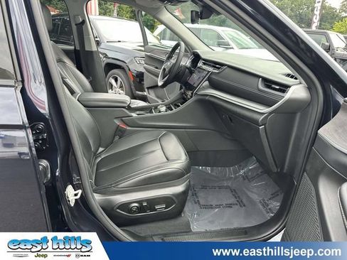 Used 2023 Jeep Grand Cherokee Limited AWD/4WD image 21