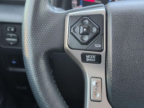 Used 2017 Toyota 4Runner SR5 AWD/4WD image 14