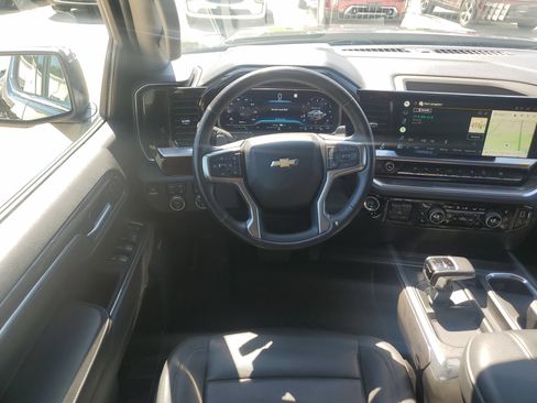 Used 2022 Chevrolet Silverado 1500 LTZ AWD/4WD image 18