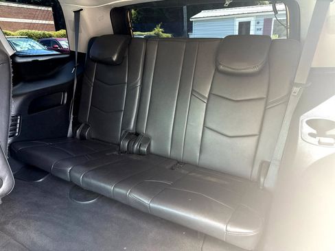 Used 2019 Cadillac Escalade 2WD image 13