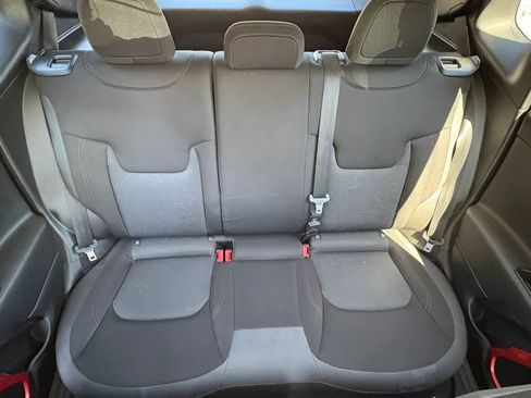 Used 2016 Jeep Renegade Trailhawk image 30