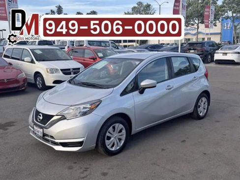 Used 2017 Nissan Versa Note SV FWD image 1