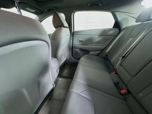 Used 2025 Hyundai Elantra SEL image 24