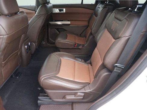 Used 2022 Ford Explorer King Ranch w/ Technology Package AWD/4WD image 13