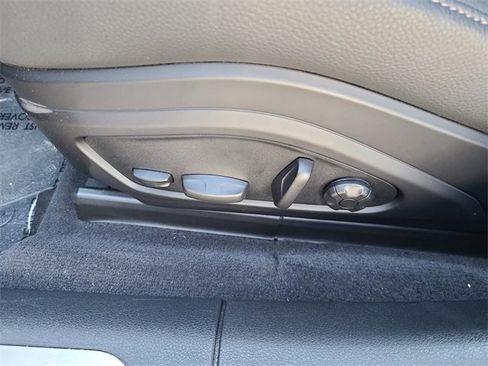 Used 2025 Porsche Panamera 4 image 22