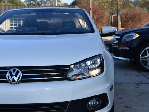 Used 2014 Volkswagen Eos Komfort image 12
