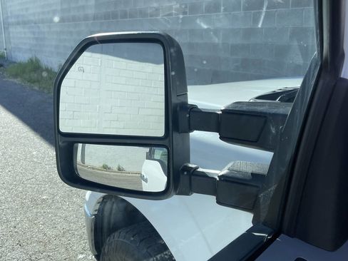 Used 2019 Ford F150 XLT w/ Equipment Group 302A Luxury AWD/4WD image 10