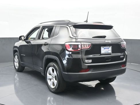 Used 2019 Jeep Compass Latitude w/ Popular Equipment Group image 4