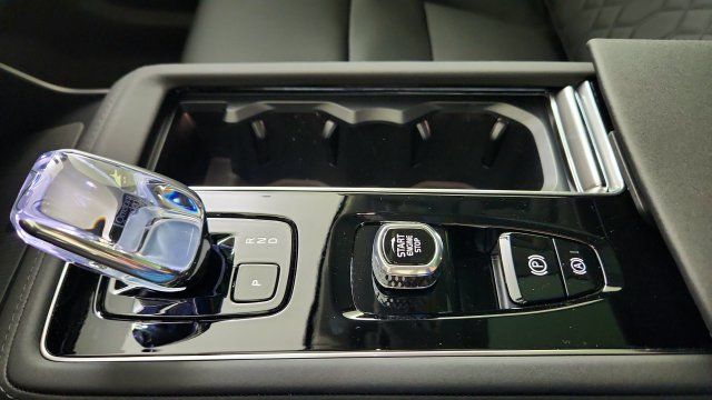 New 2026 Volvo XC90 T8 Core w/ Protection Package Premier AWD/4WD image 17
