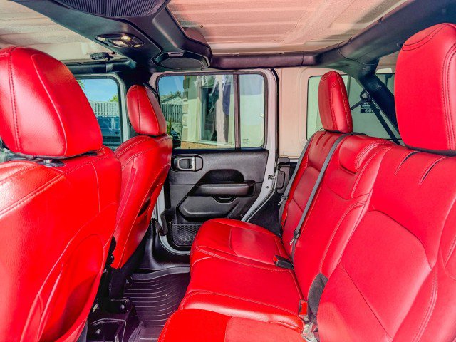 Used 2019 Jeep Wrangler Unlimited Sahara AWD/4WD image 5