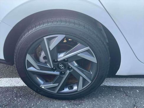 Certified 2025 Hyundai Elantra Sport FWD image 7