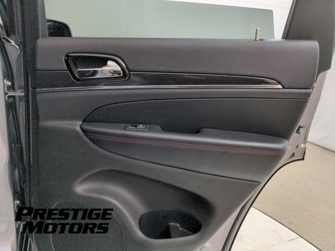 Used 2019 Jeep Grand Cherokee Trailhawk AWD/4WD image 32