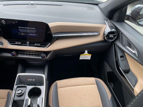 Used 2025 Chevrolet Equinox ACTIV w/ Safety and Technology Package image 6