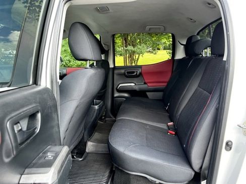 Used 2018 Toyota Tacoma SR5 image 14