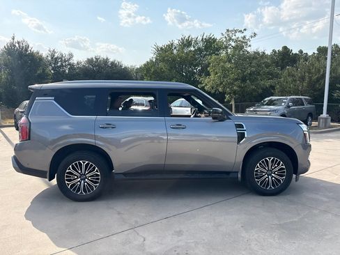 Used 2025 Nissan Armada SL RWD image 4