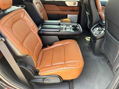Used 2019 Lincoln Navigator Reserve AWD/4WD image 20