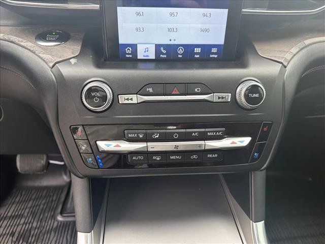 Used 2020 Ford Explorer Platinum w/ Premium Technology Package AWD/4WD image 14