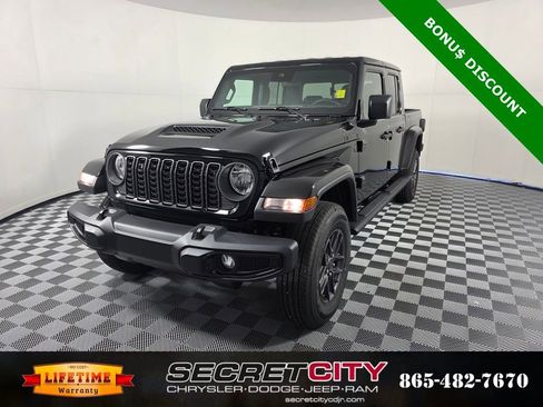 New 2025 Jeep Gladiator Sport image 3