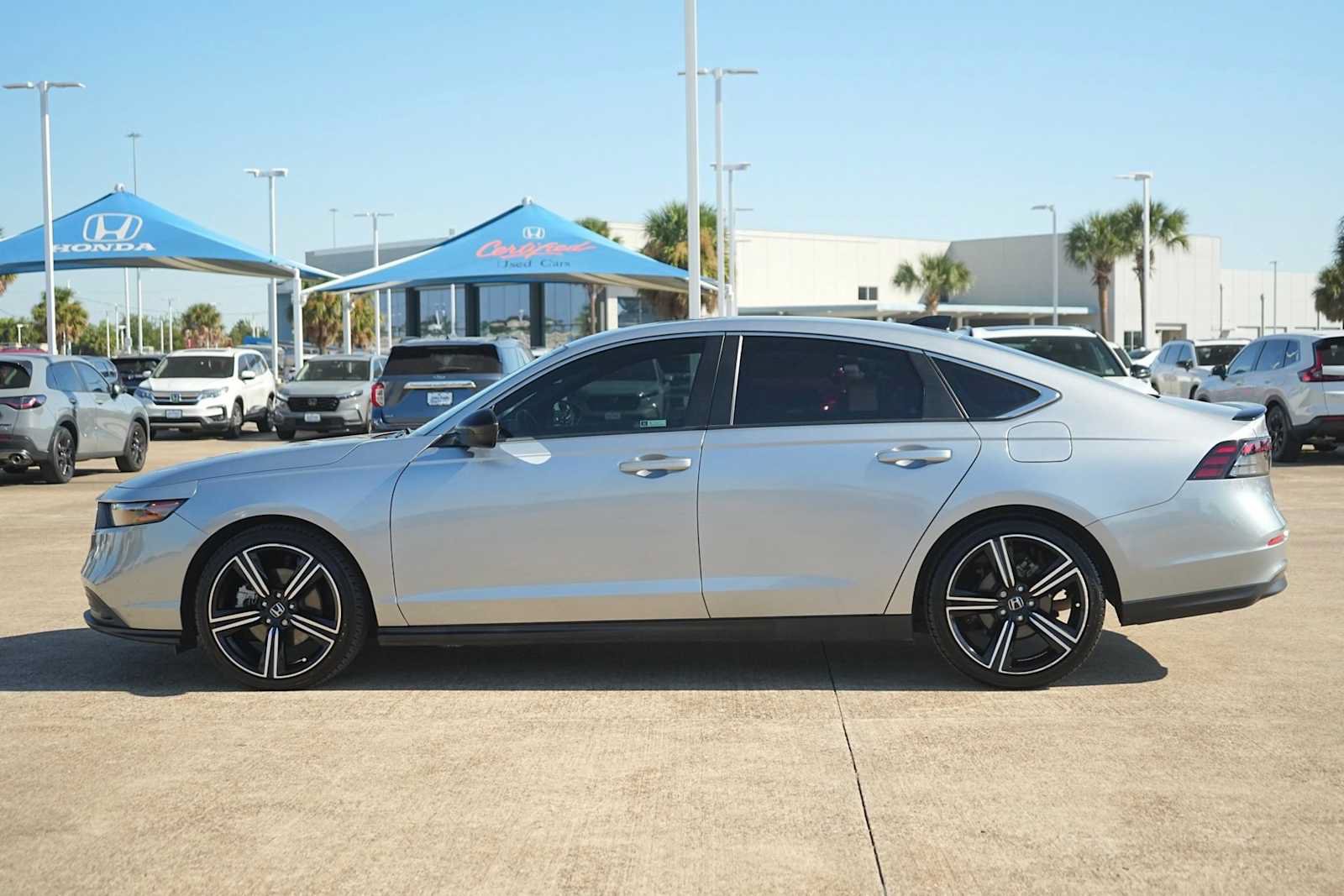 Used 2023 Honda Accord Sport image 3