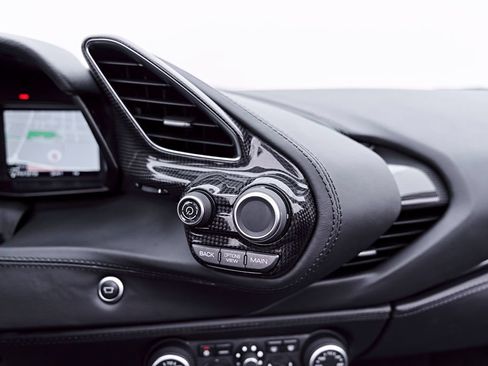Used 2019 Ferrari 488 Spider RWD image 89