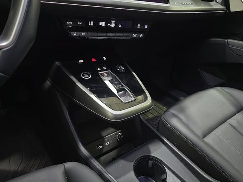 Used 2024 Audi Q4 e-tron Premium w/ Convenience Package AWD/4WD image 25