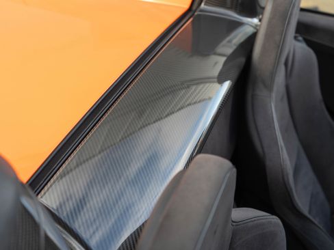 Used 2015 McLaren 650S Spider image 38