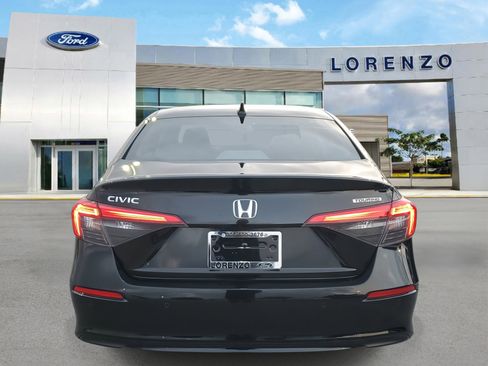 Used 2022 Honda Civic Touring image 6