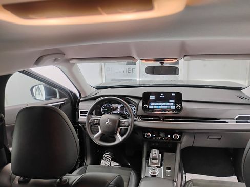 Used 2024 Mitsubishi Outlander SE FWD image 58