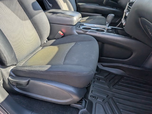 Used 2018 Nissan Pathfinder SV FWD image 28