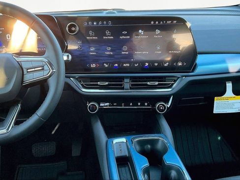 New 2026 Chevrolet Equinox EV LT w/ LPO, All-Weather Mat Package AWD/4WD image 7