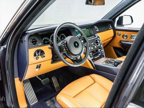 Used 2024 Rolls-Royce Cullinan AWD/4WD image 16