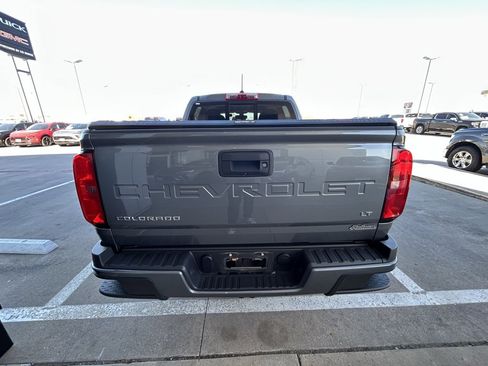 Used 2022 Chevrolet Colorado LT w/ LT Convenience Package image 3