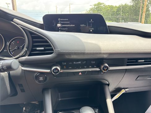 Certified 2025 MAZDA MAZDA3 s Sport w/ Appearance Package FWD image 18