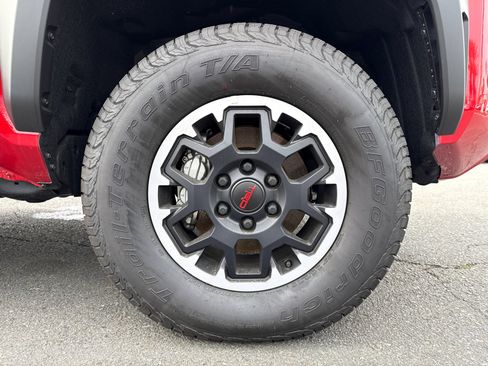 New 2025 Toyota Tacoma TRD Off-Road image 14