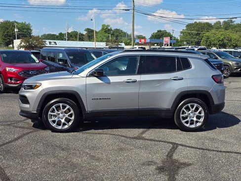 Used 2023 Jeep Compass Latitude w/ Sun and Sound Group AWD/4WD image 23