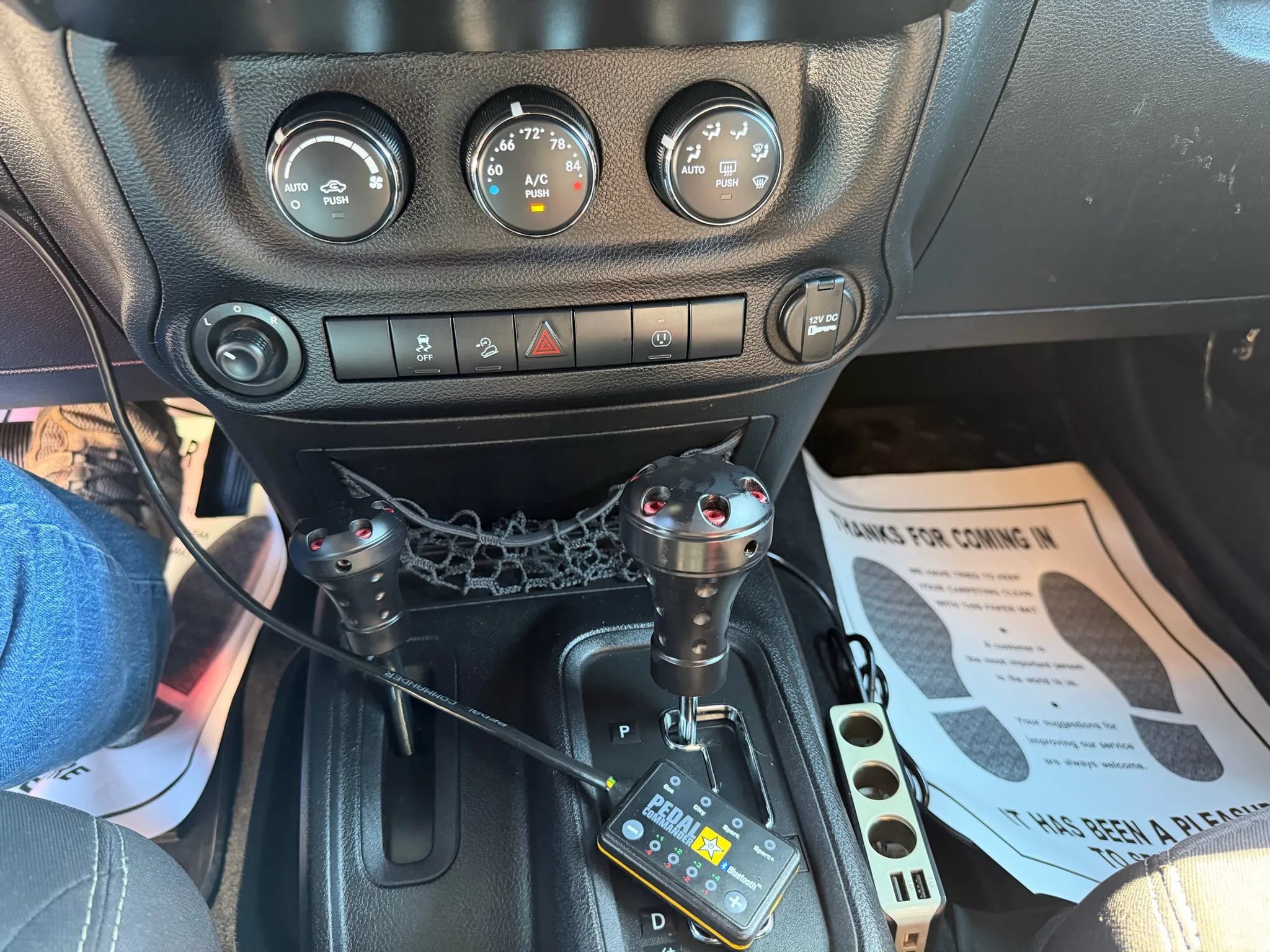 Used 2014 Jeep Wrangler Unlimited Sahara w/ Dual Top Group AWD/4WD image 9